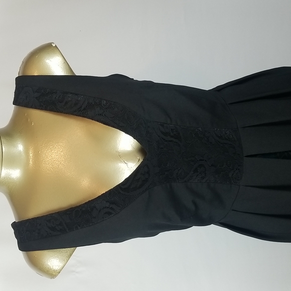 ARDEN B BLACK LOW CUT BACK COCKTAIL DRESS - Picture 2 of 10